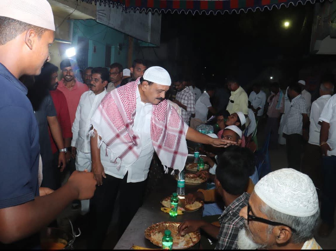 ఇప్తార్ విందులో పాల్గొన్న పల్లె రఘునాథ్ రెడ్డి