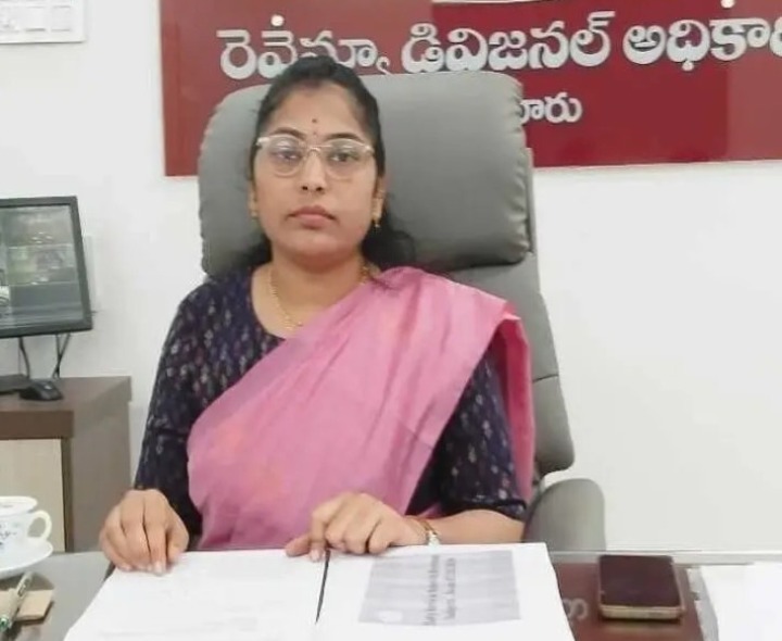 ఆత్మకూరు మున్సిపాలిటీ అధికారిణిగా ఆర్డీవో