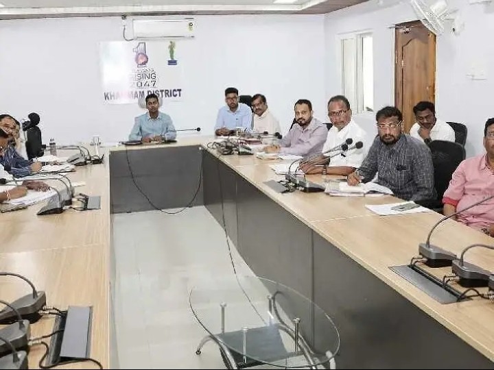 వీడియో కాన్ఫరెన్స్‌లో పాల్గొన్న కలెక్టర్