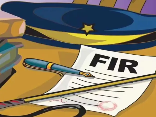 విద్యార్థి చేయి విరగ్గొట్టిన టీచర్​.. కేసు నమోదు