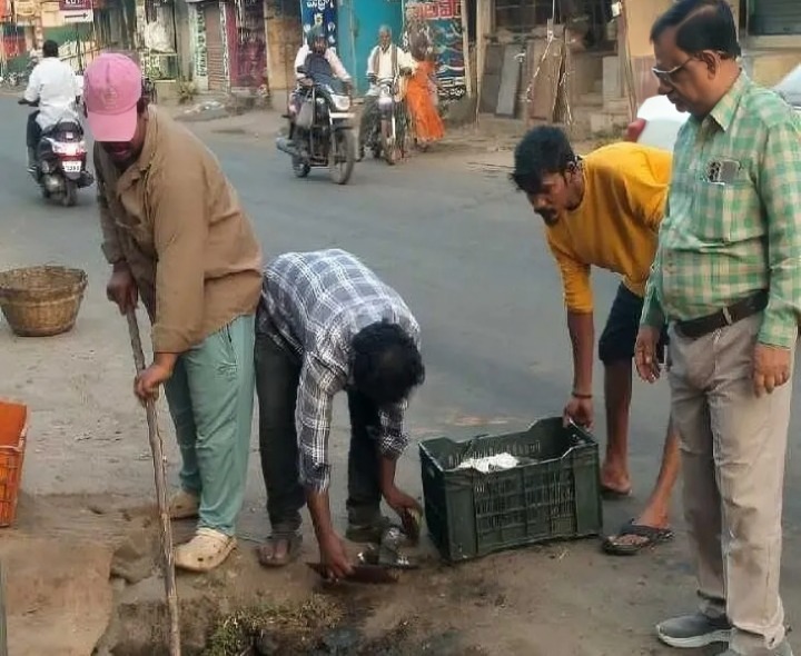 అపారిశుద్ధ్యంపై ఉక్కుపాదం.. కమిషనర్ తనిఖీలు