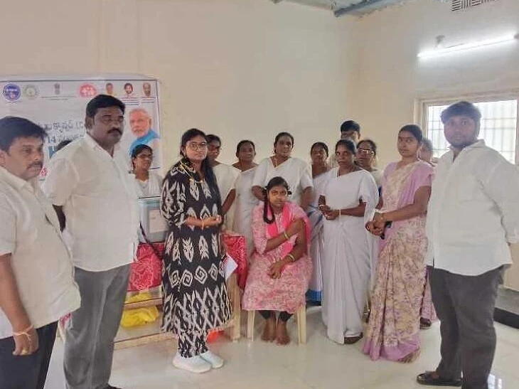 బాలికలకు గర్భాశయ క్యాన్సర్ టీకాలు