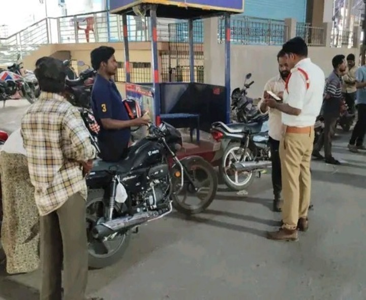 ‘రోడ్డు ప్రమాదాల నివారణకు వాహన తనిఖీలు’