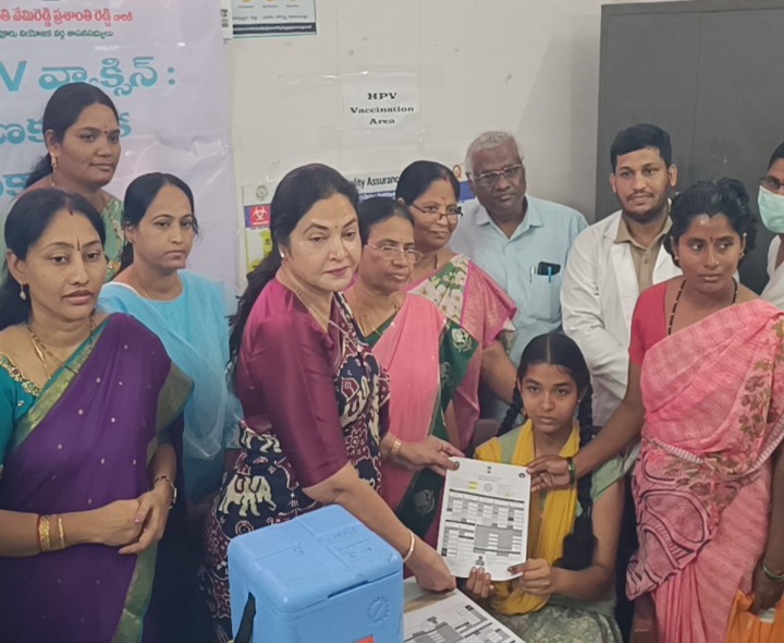 క్యాన్సర్ నివారణ వ్యాక్సిన్‌ను ప్రారంభించిన ఎమ్మెల్యే