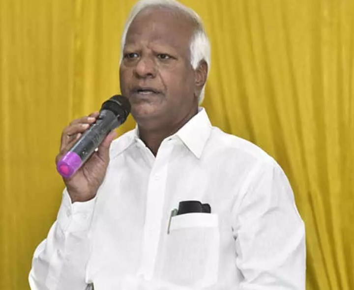 కేసీఆర్ పిటిషన్ ఎందుకు వేయలేదు?: కడియం