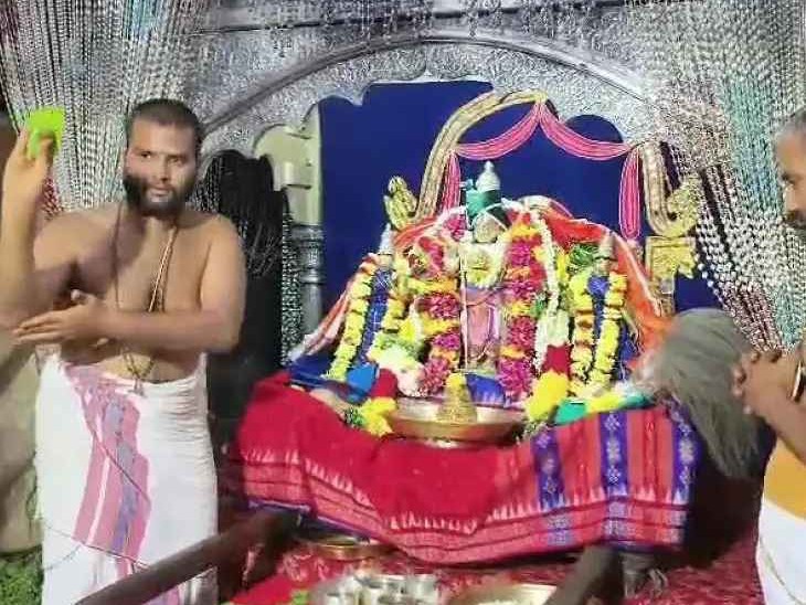 వైభవంగా వరాహ లక్ష్మీనరసింహస్వామి నిత్యకళ్యాణం