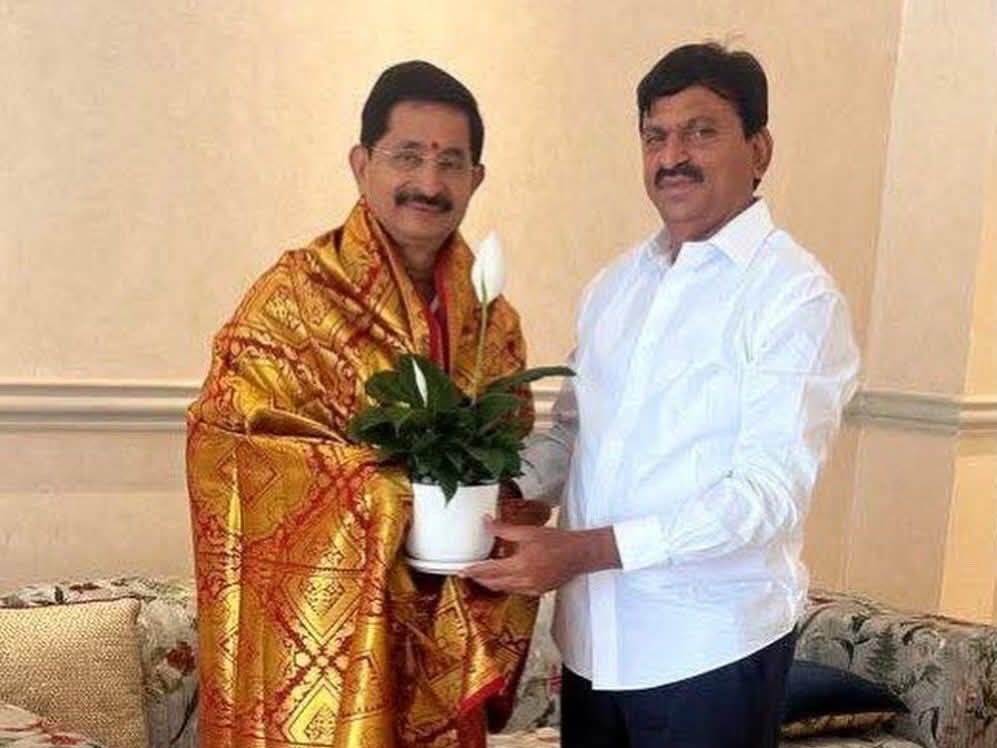 మంత్రి పొంగులేటిని కలిసిన వేం నరేందర్ రెడ్డి