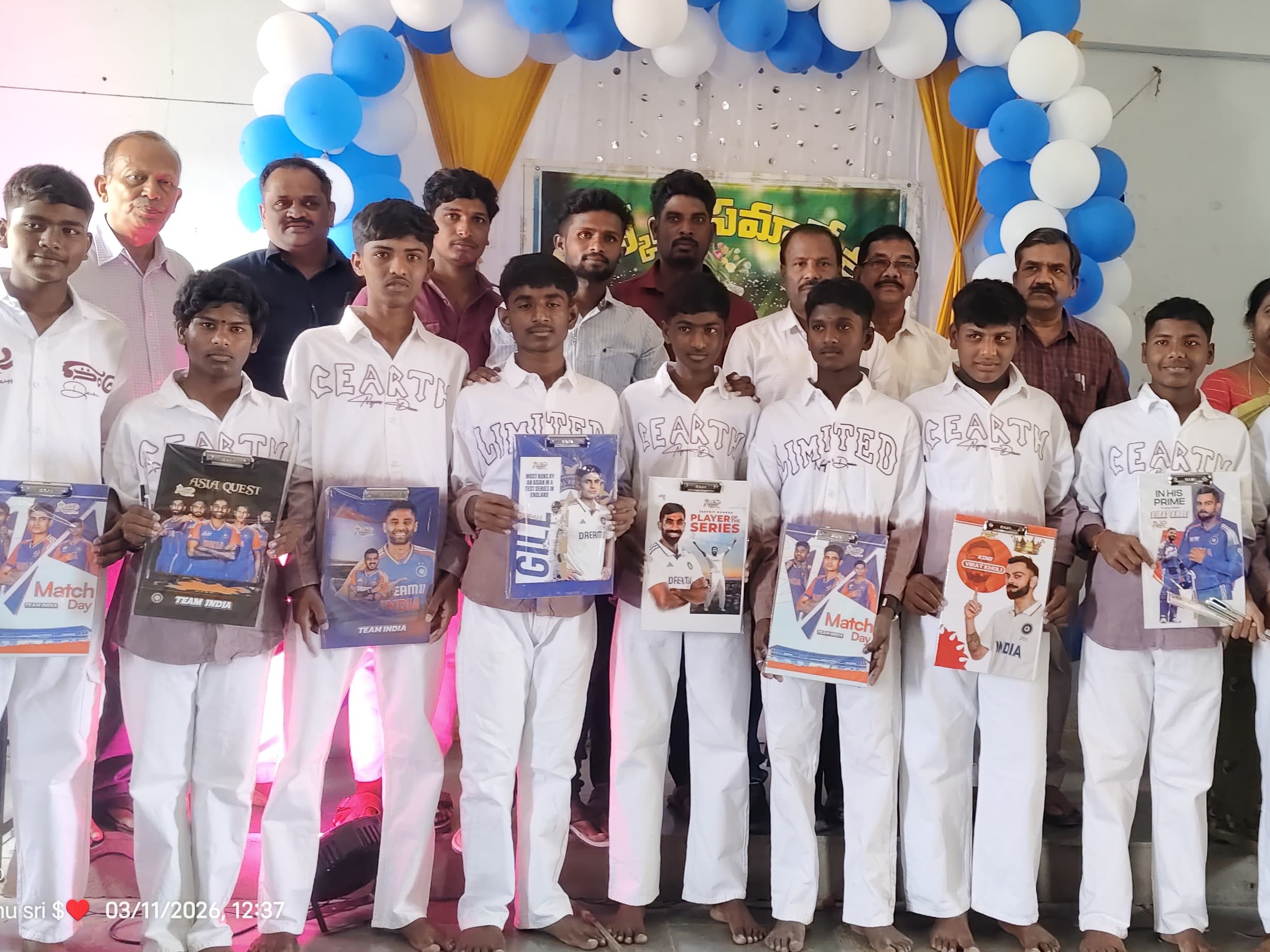 స్నేహితుడి జ్ఞాపకార్థంగా పరీక్ష సామాగ్రి పంపిణీ