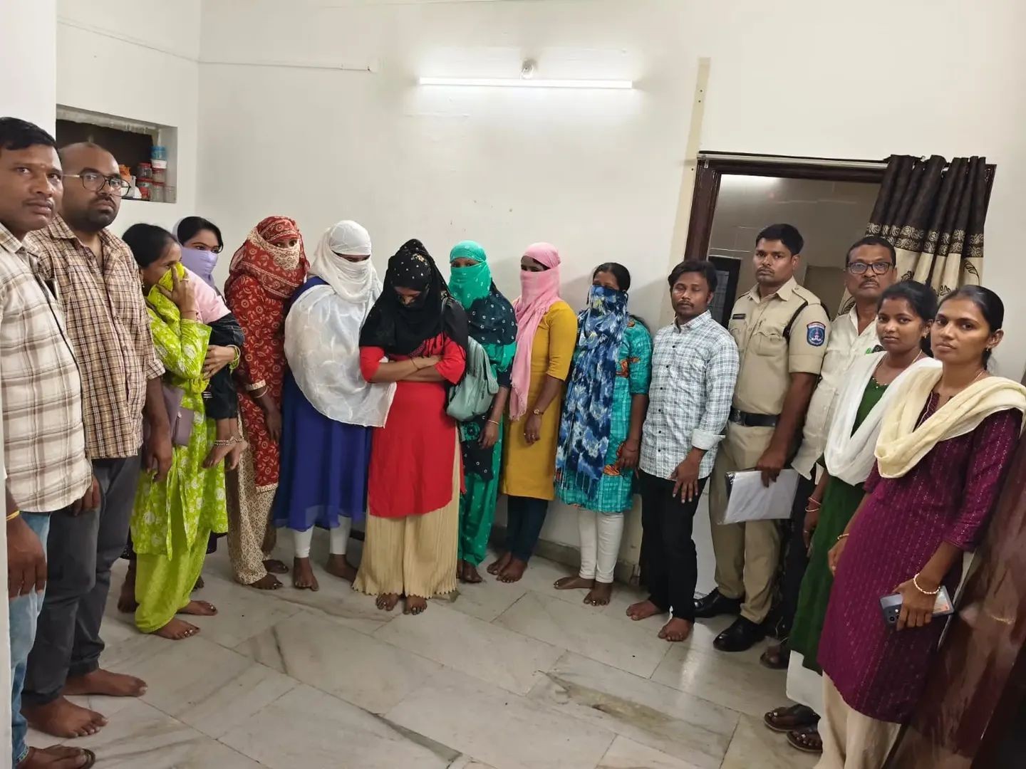 స్పా సెంటర్‌పై పోలీసుల దాడి!