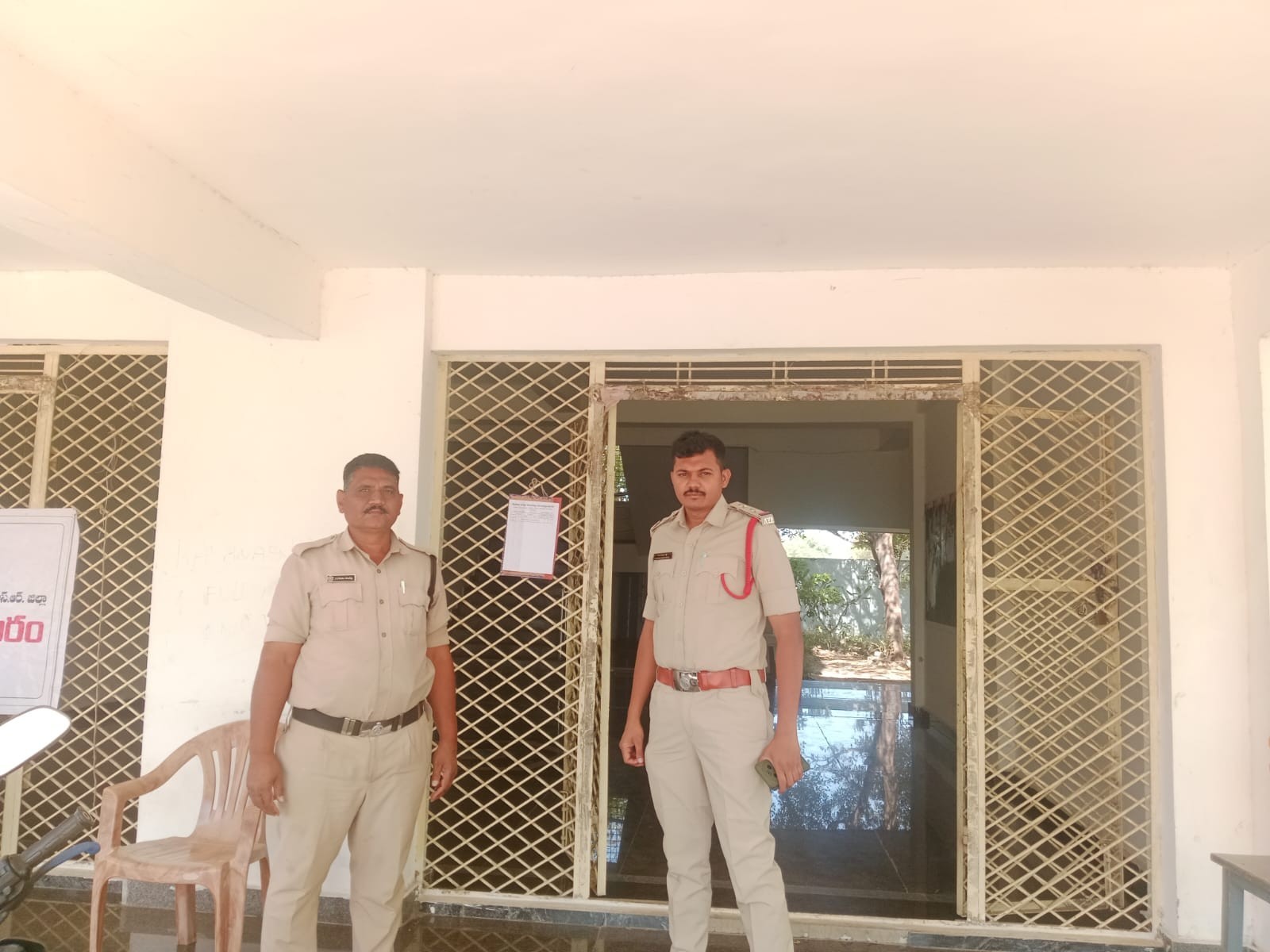 బందోబస్తుతో కొనసాగుతున్న ఇంటర్ పరీక్షలు