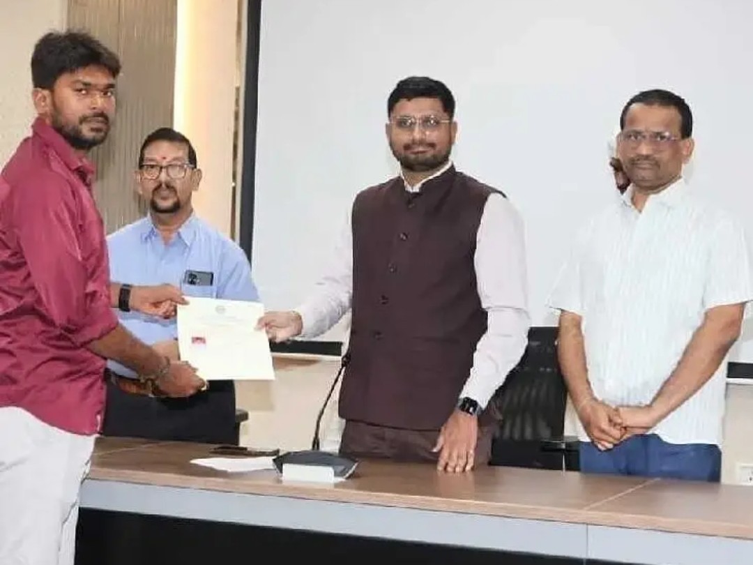 నిబంధనల ప్రకారమే సర్వే సేవలు అందించాలి: కలెక్టర్