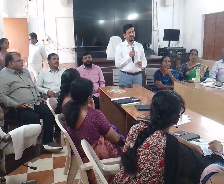 గుత్తి కోట ఉత్సవాలపై అధికారులతో సమావేశం