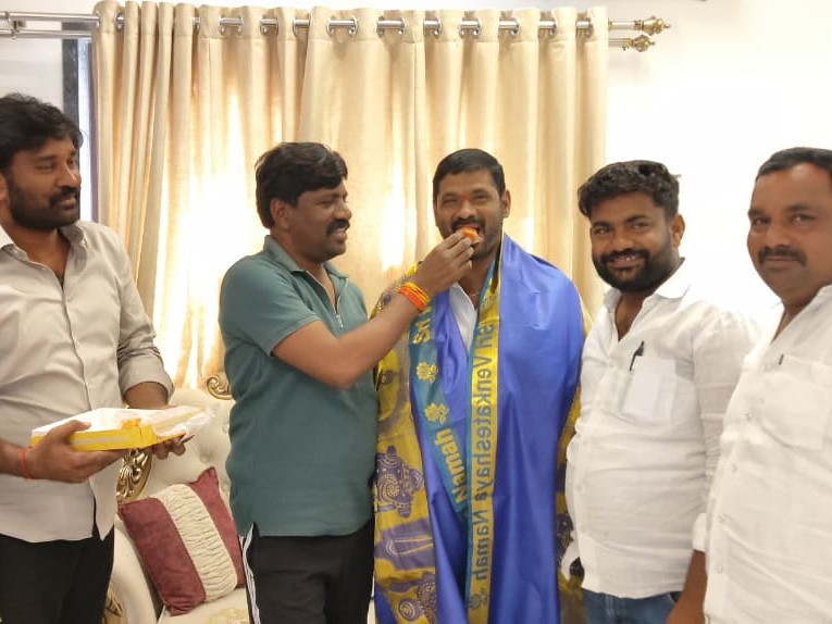 పీఏసీఎస్ మాజీ ఛైర్మన్‌కు శుభాకాంక్షలు తెలిపిన ఎమ్మెల్యే