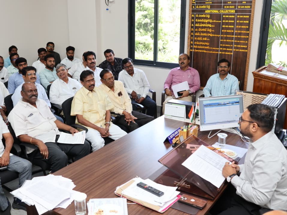 సీఎంఆర్ డెలివరీలు సకాలంలో పూర్తి చేయాలి: కలెక్టర్