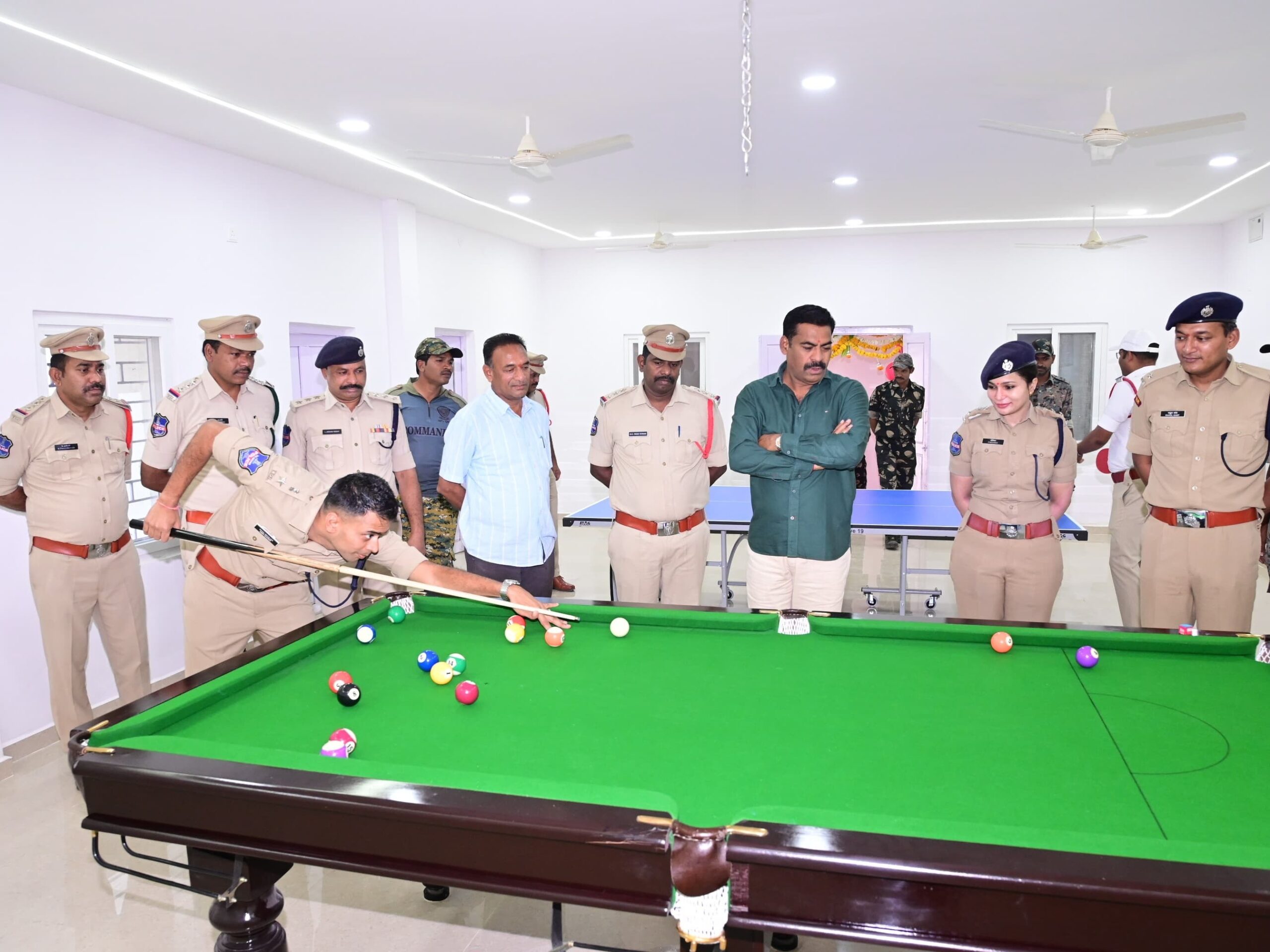 శారీరక దృఢత్వంపై దృష్టి సారించాలి: SP