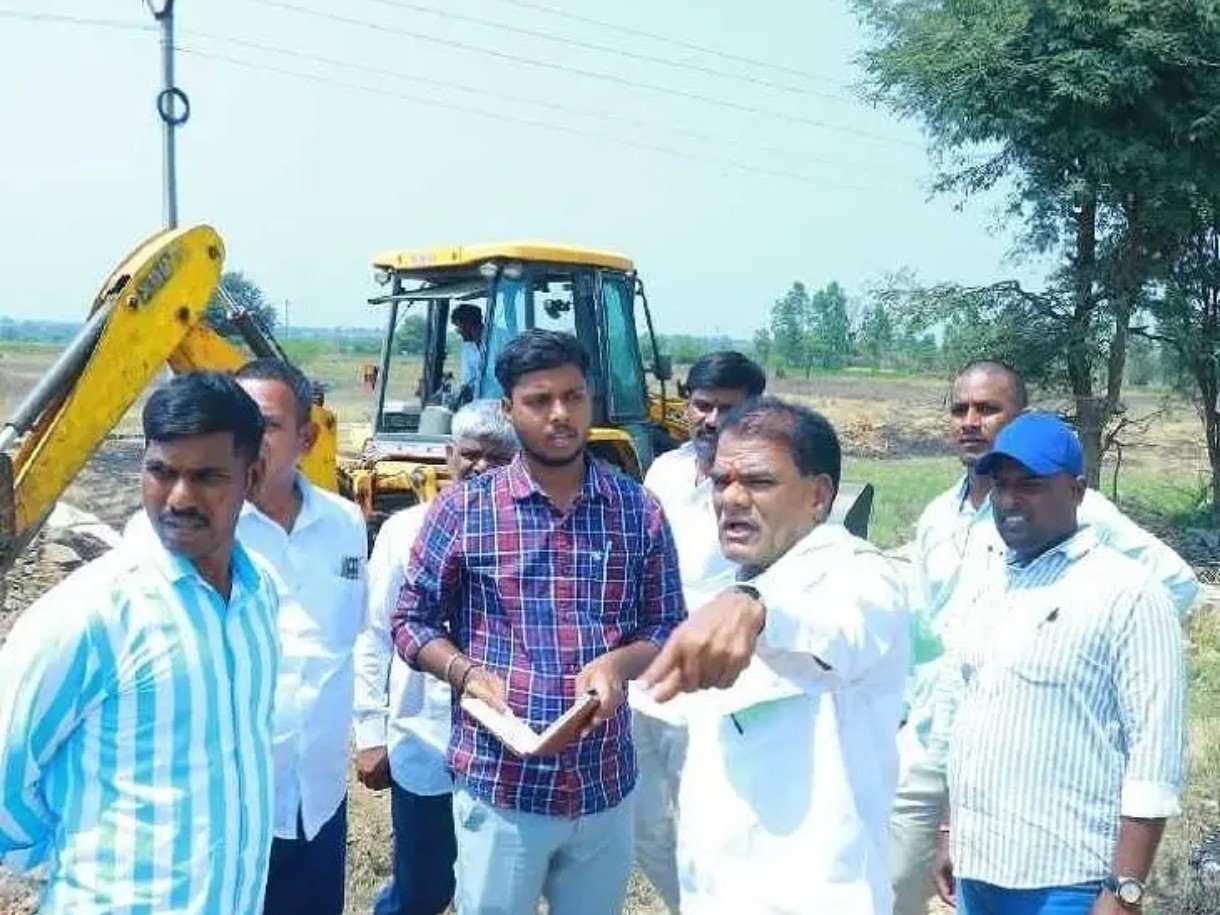 గురుకులాన్ని సందర్శించిన బక్కి వెంకటయ్య