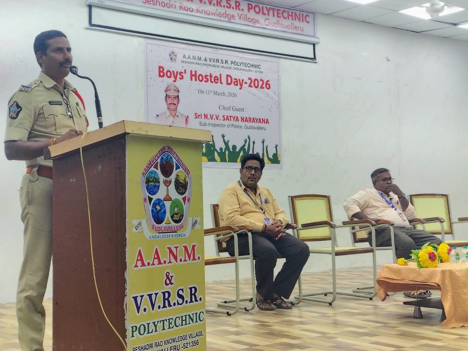 విద్యార్థులకు చట్టాలపై అవగాహన సదస్సు