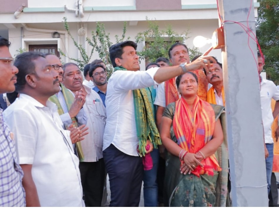 నూతన ట్రాన్స్‌ఫార్మర్‌ను ప్రారంభించిన ఎమ్మెల్యే