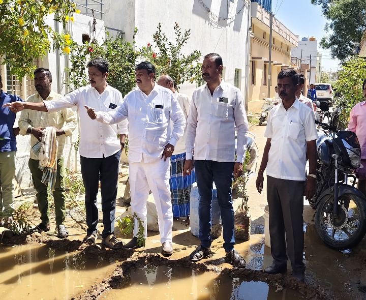 రోడ్డు పనులు పరిశీలించిన మున్సిపల్ ఛైర్‌పర్సన్