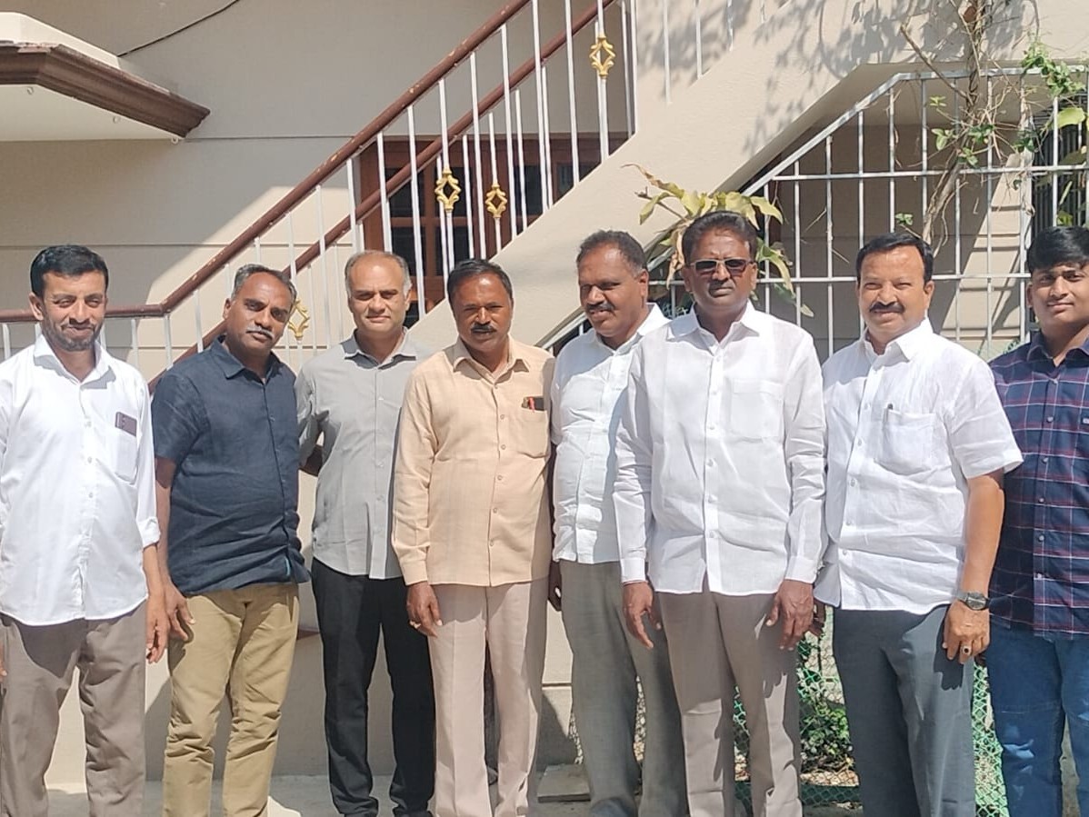 ఎంఎంపీ రమణరెడ్డి నివాసంలో విందు