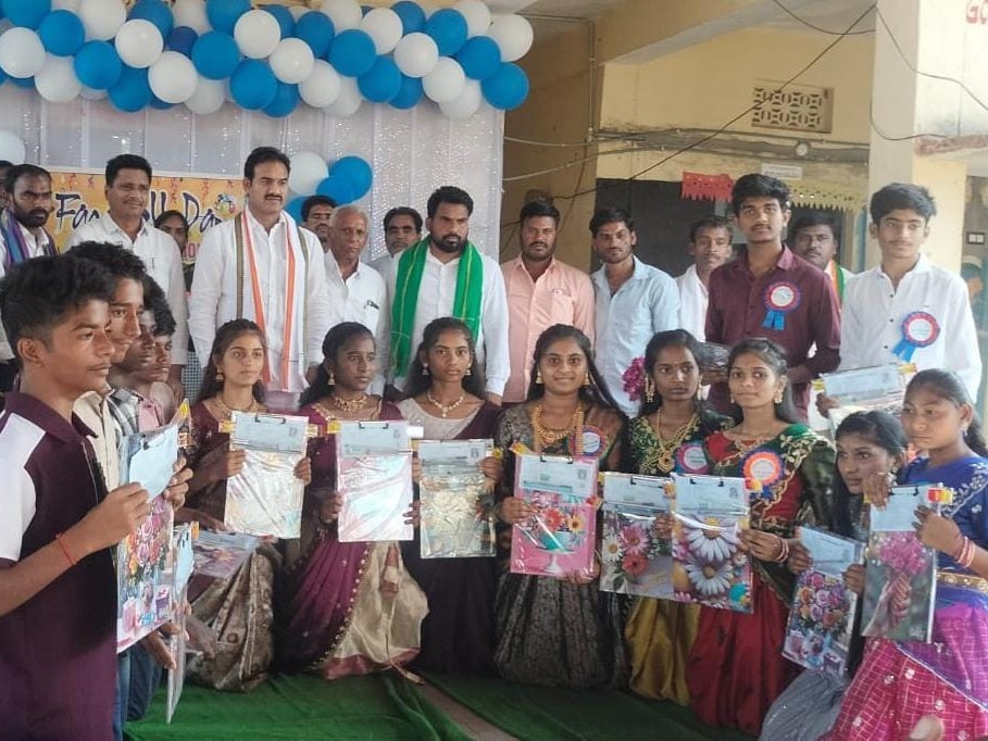 వీడ్కోలు సమావేశంలో పాల్గొన్న ప్రభుత్వ విప్