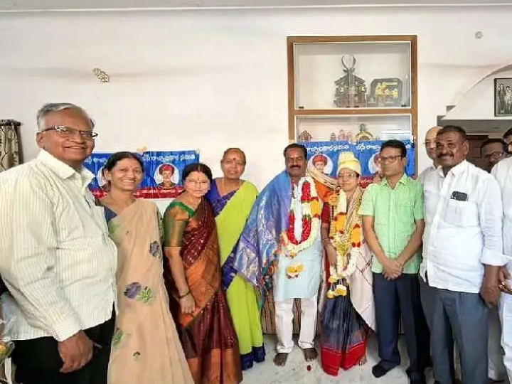 మేయర్ దంపతులకు రాజ్యాధికార సమితి సత్కారం