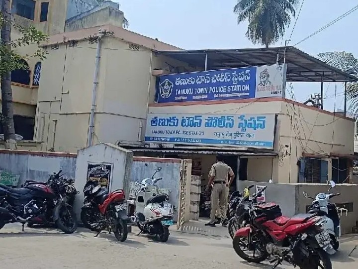 బంగారం వ్యాపారిపై కేసు