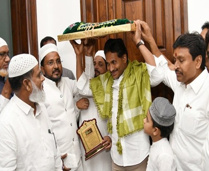 ఉర్సు ఉత్సవాల్లో వైఎస్ జగన్