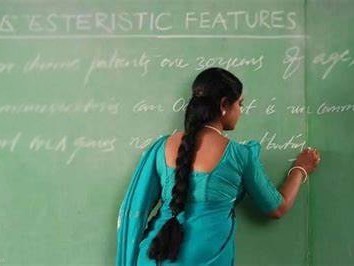 ఆ పాఠశాల ప్రిన్సిపల్‌కు నోటీసులు