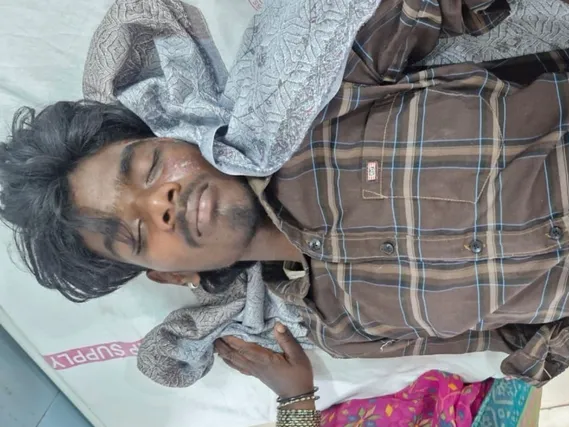 బైక్ అదుపుతప్పి యువకుడికి తీవ్ర గాయాలు