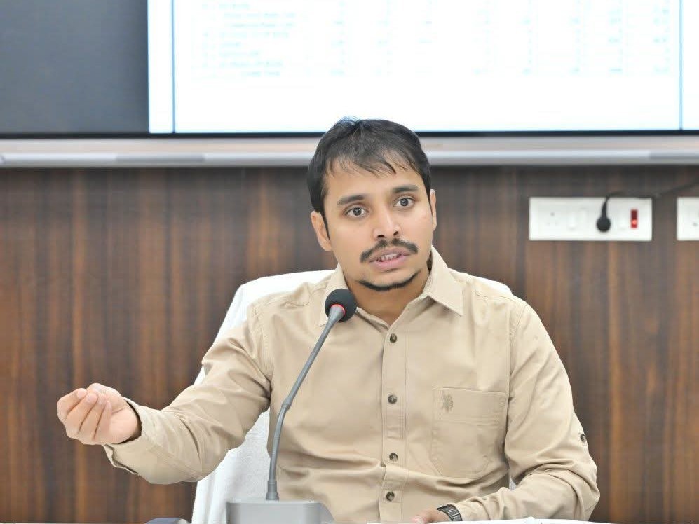 కర్నూలు జాయింట్ కలెక్టర్ అసంతృప్తి