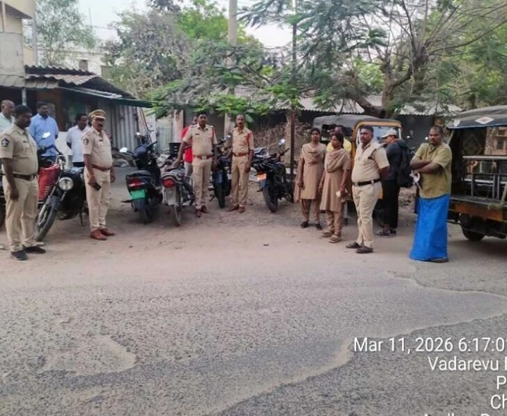 చీరాలలో పోలీసుల కార్డన్ సెర్చ్