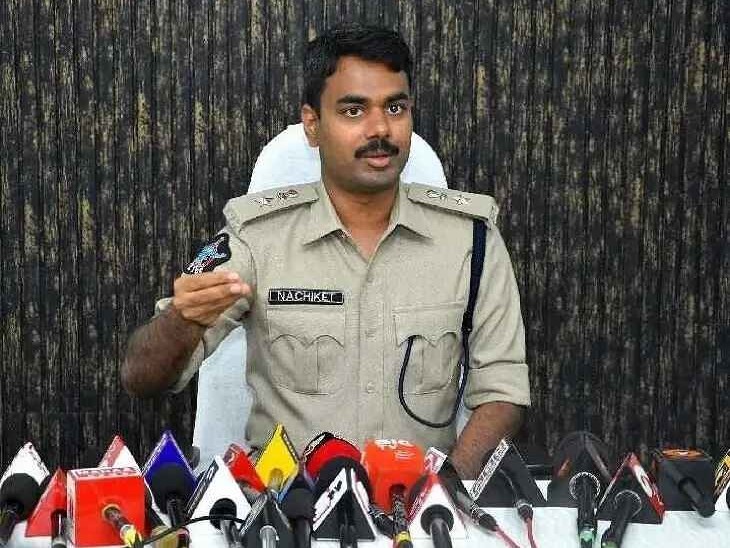 వాహనదారులు హెల్మెట్ తప్పనిసరిగా ధరించాలి: ఎస్పీ