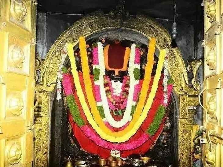 తప్పుడు సర్టిఫికెట్లు ఇచ్చిన అర్చకులు