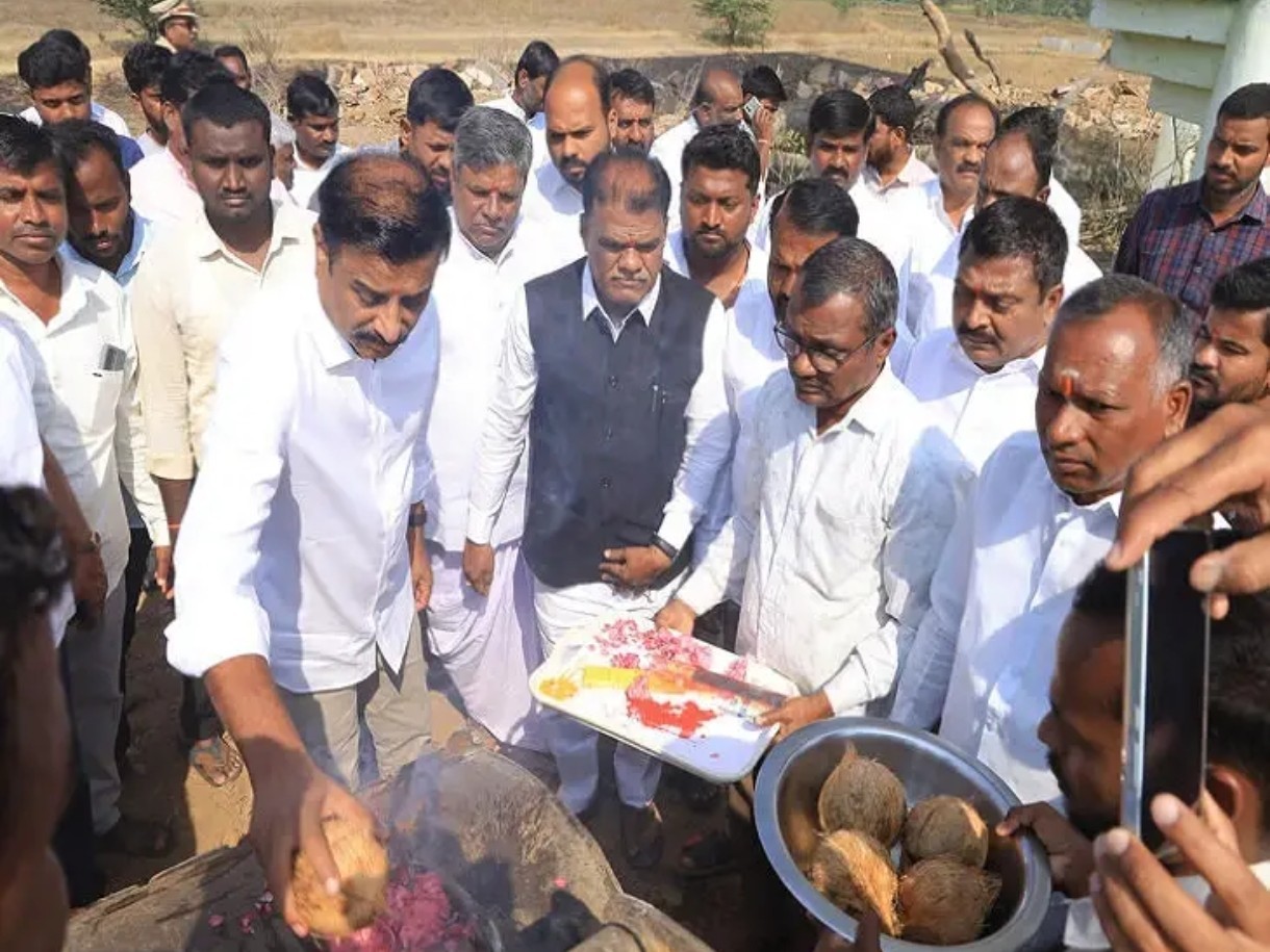 ‘కాంపౌండ్ వాల్ పనులను నాణ్యతగా నిర్మించాలి’