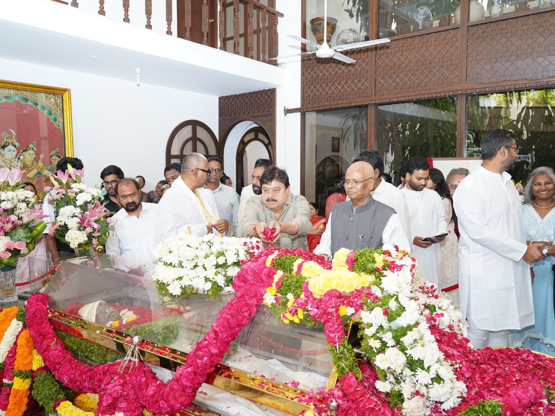 సాంబశివరావు పార్థివ దేహానికి రాంచందర్ రావు నివాళులు