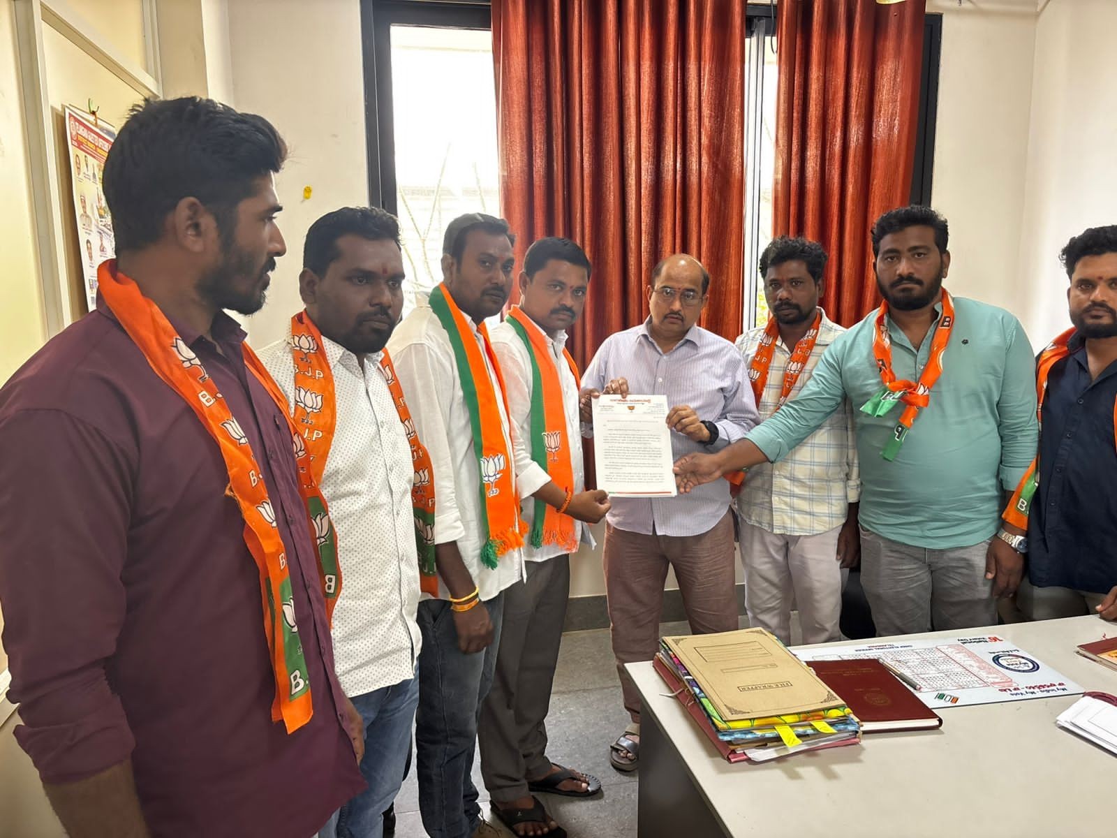 అక్రమ ఇసుక అరికట్టాలని వినతి