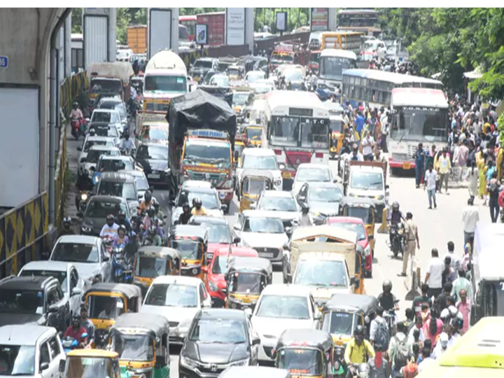 లక్డికాపూల్‌లో భారీ ట్రాఫిక్ జామ్