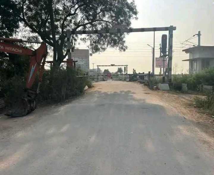 మంచికలపూడి రైల్వే గేటు మూసివేత