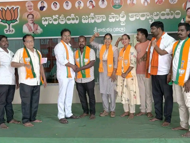 బీజేపీ సిద్ధాంతాలతో ఆకర్షితుడై పార్టీలో చేరిక