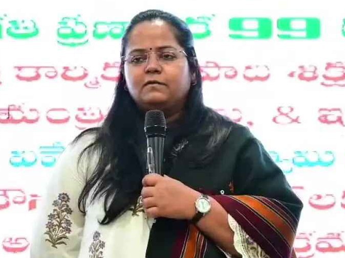 నా ఊరు అనే భావనతో పనిచేయాలి: కలెక్టర్