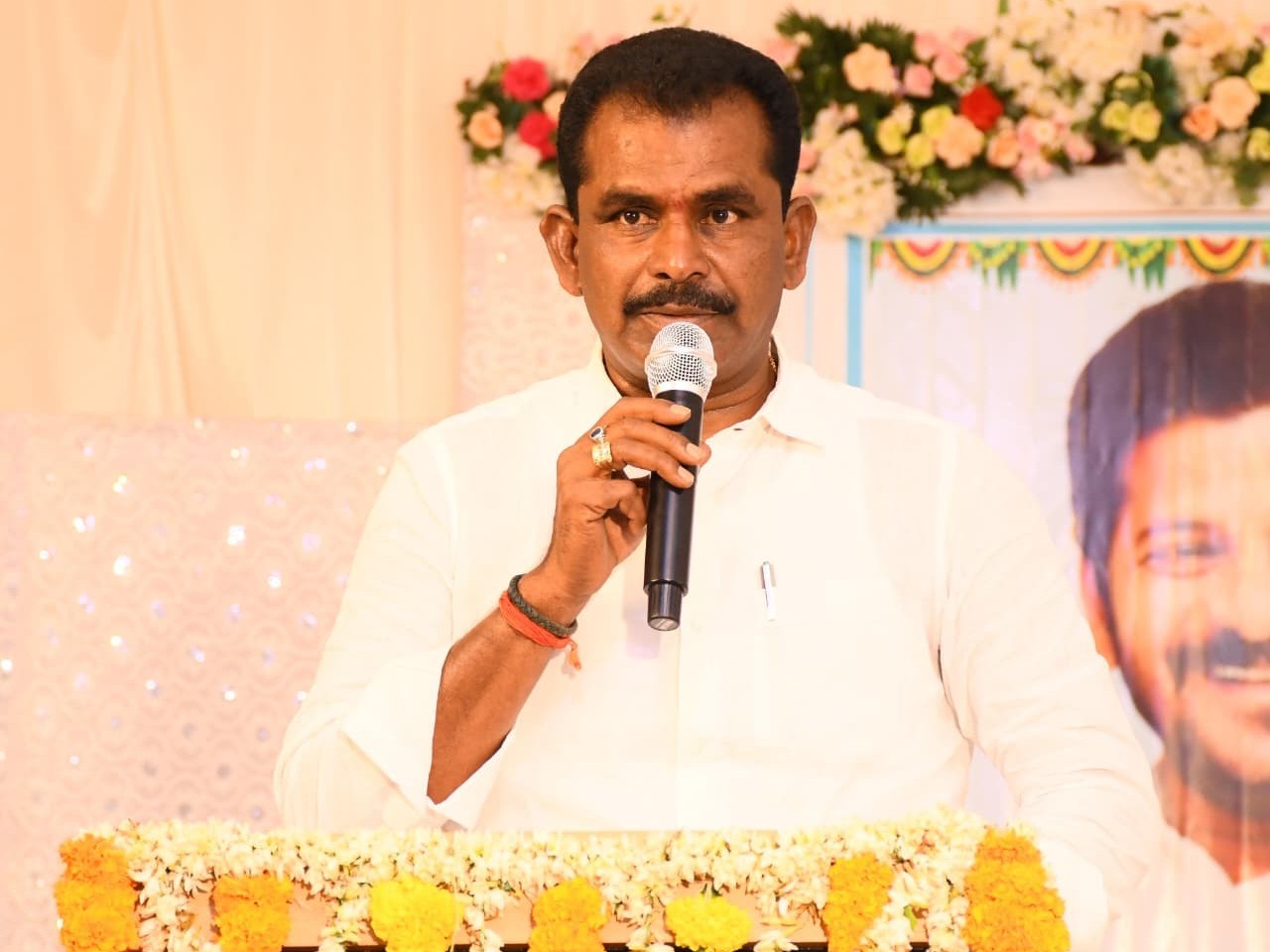 99 రోజుల యాక్షన్ ప్లాన్ విజయవంతం చేయాలి: ఎమ్మెల్యే