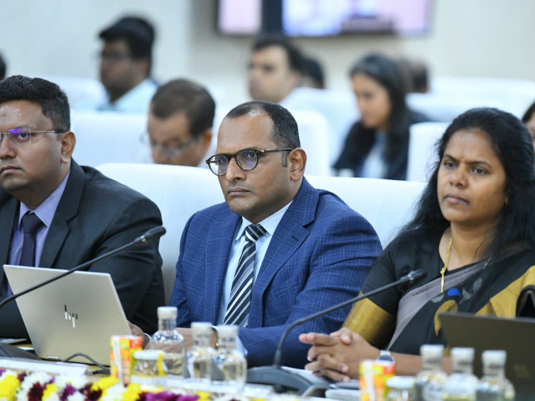 సీఎం దృష్టికి జిల్లా అభివృద్ధి