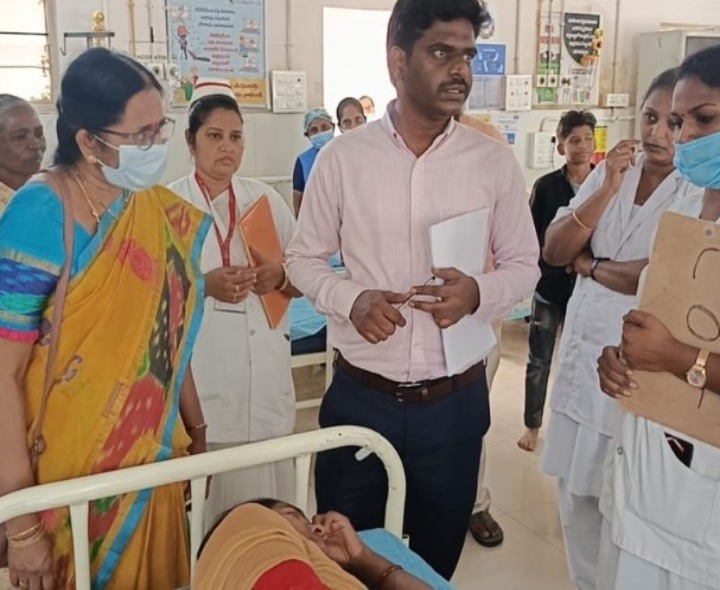ప్రభుత్వ వైద్యశాలను తనిఖీ చేసిన జాయింట్ డైరెక్టర్