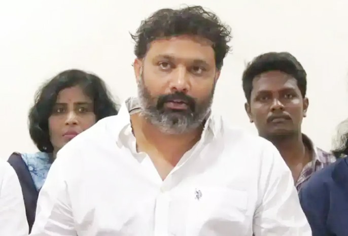 భూమన కుట్రలు చేస్తున్నారు: కిరణ్ రాయల్