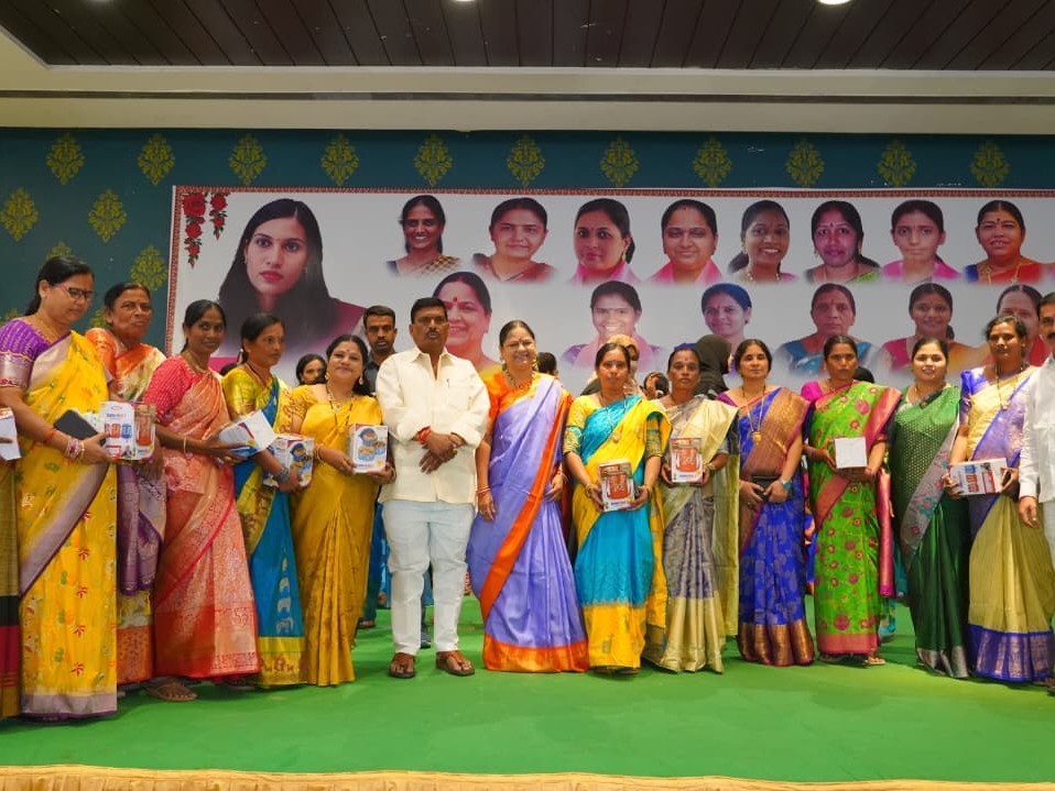 ఎమ్మెల్యే ఆధ్వర్యంలో మహిళా దినోత్సవం