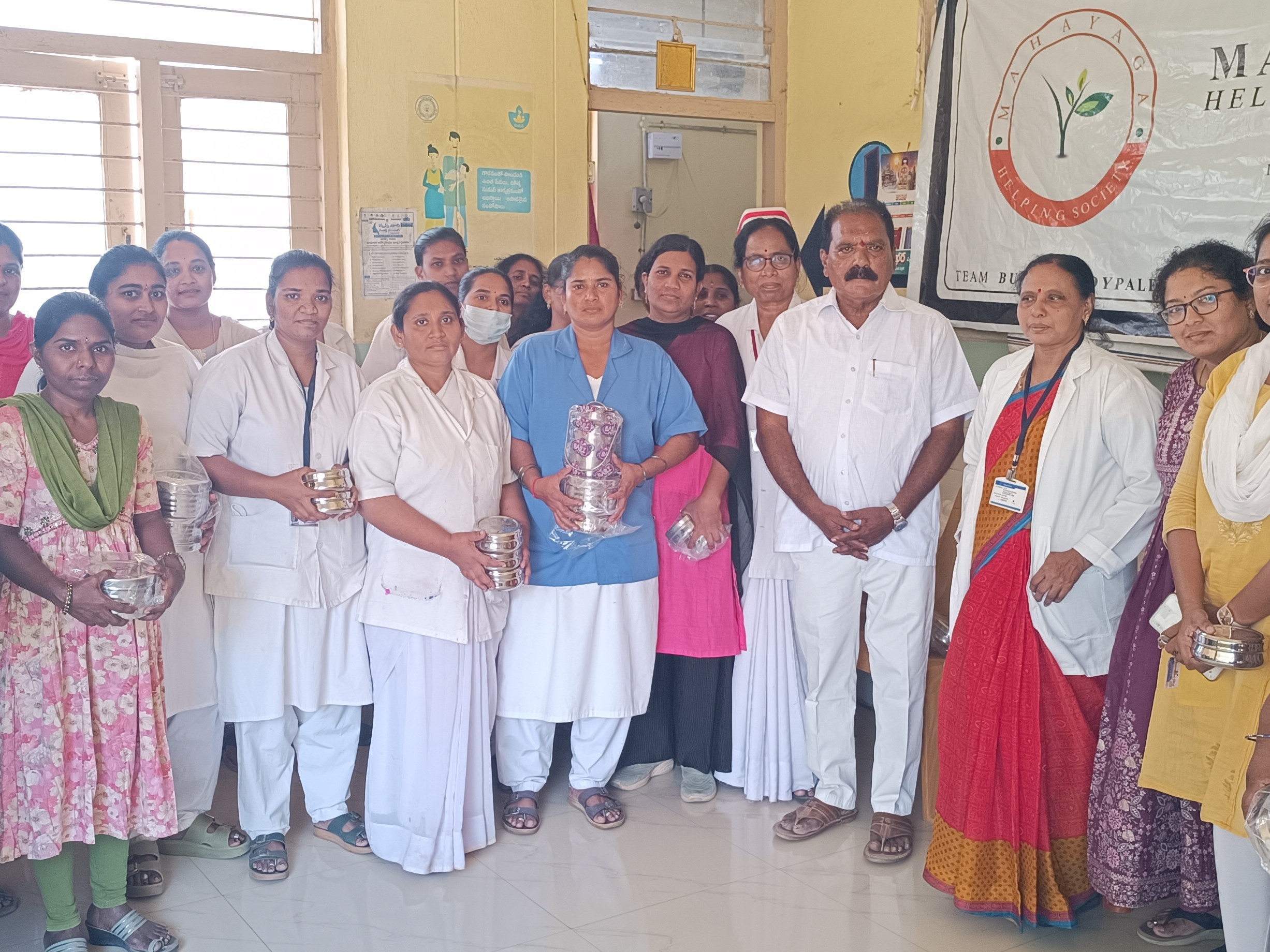 ఆటల పోటీలు.. బహుమతులు అందజేత