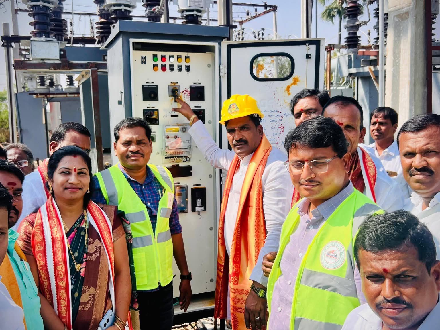 సబ్‌స్టేషన్‌ను ప్రారంభించిన ఎమ్మెల్యే