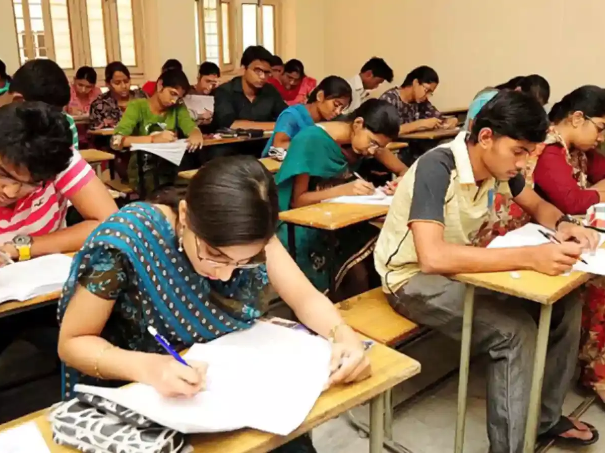 ఇంటర్ పరీక్షలకు 313 మంది గైర్హాజరు