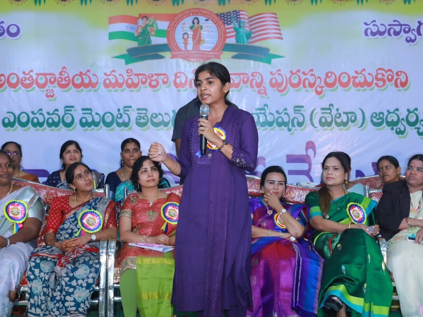 మహిళలు కీలకపాత్ర పోషిస్తున్నారు: MLA